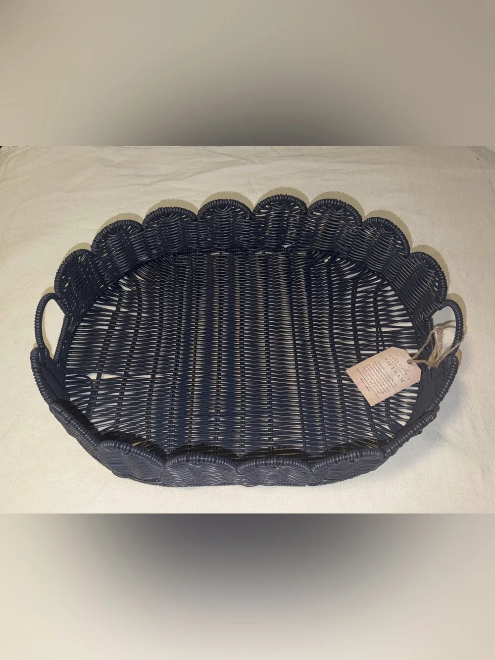 NWT MADE IN VIETNAN Woven Scalloped Edge Serving Tray - Navy Sz 14w4H 19 L